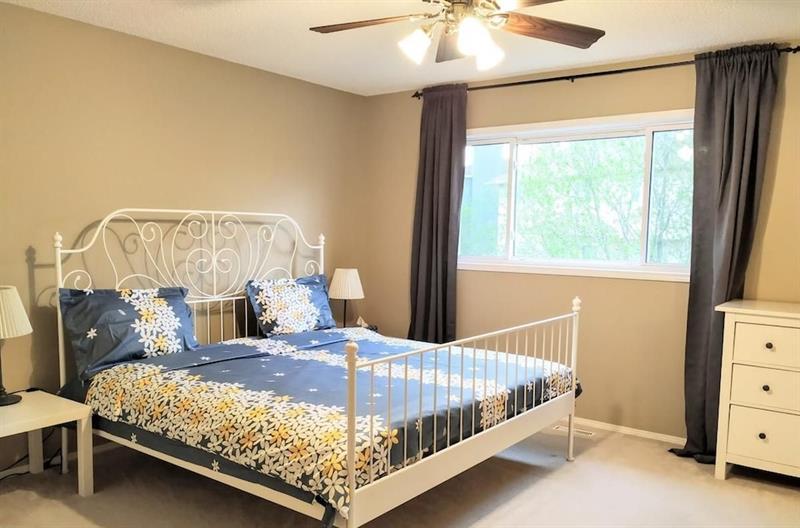 Brother Li Homestay Calgary Ngoại thất bức ảnh