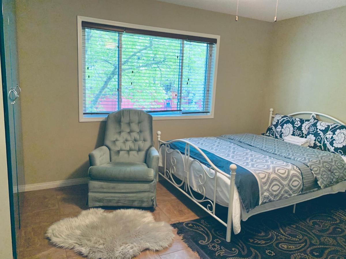 Brother Li Homestay Calgary Ngoại thất bức ảnh