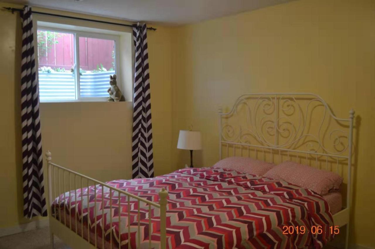 Brother Li Homestay Calgary Ngoại thất bức ảnh