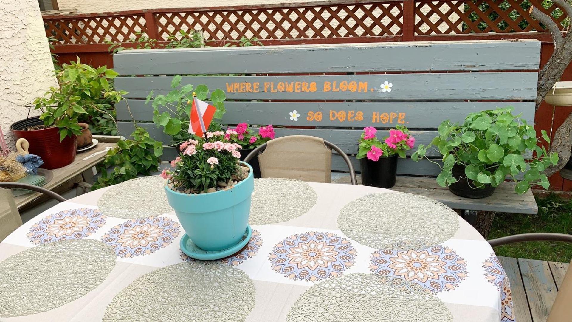 Brother Li Homestay Calgary Ngoại thất bức ảnh