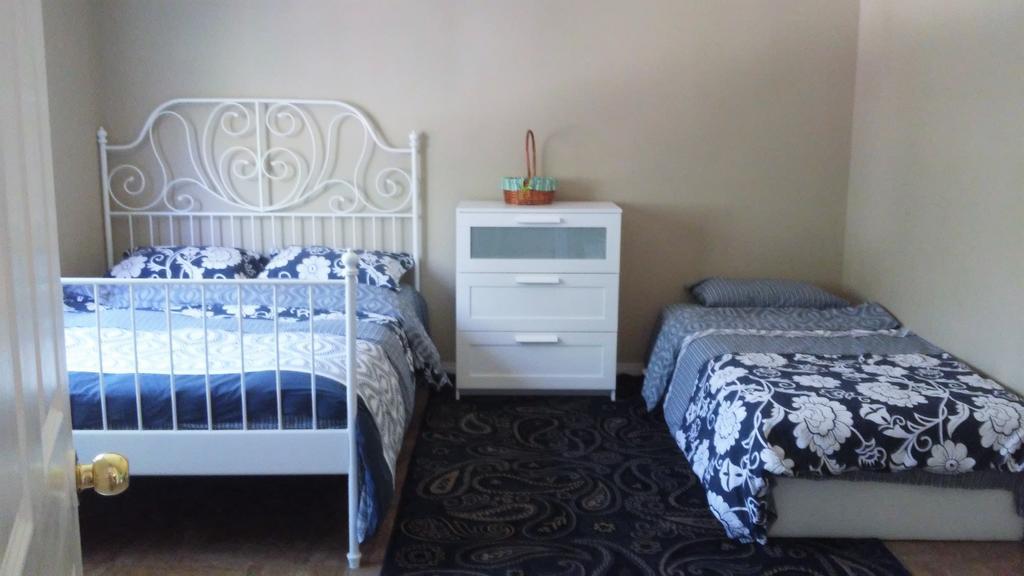 Brother Li Homestay Calgary Ngoại thất bức ảnh