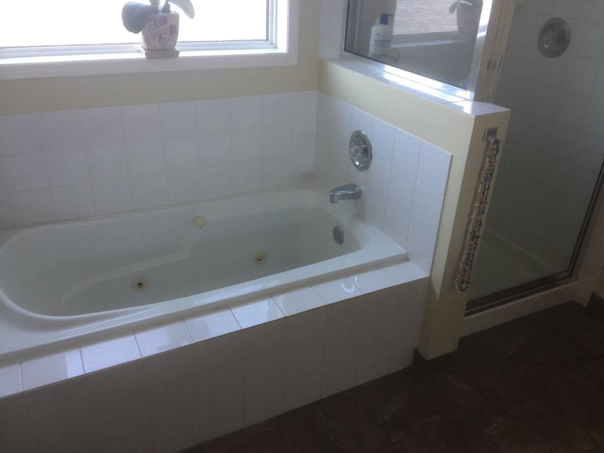 Brother Li Homestay Calgary Ngoại thất bức ảnh