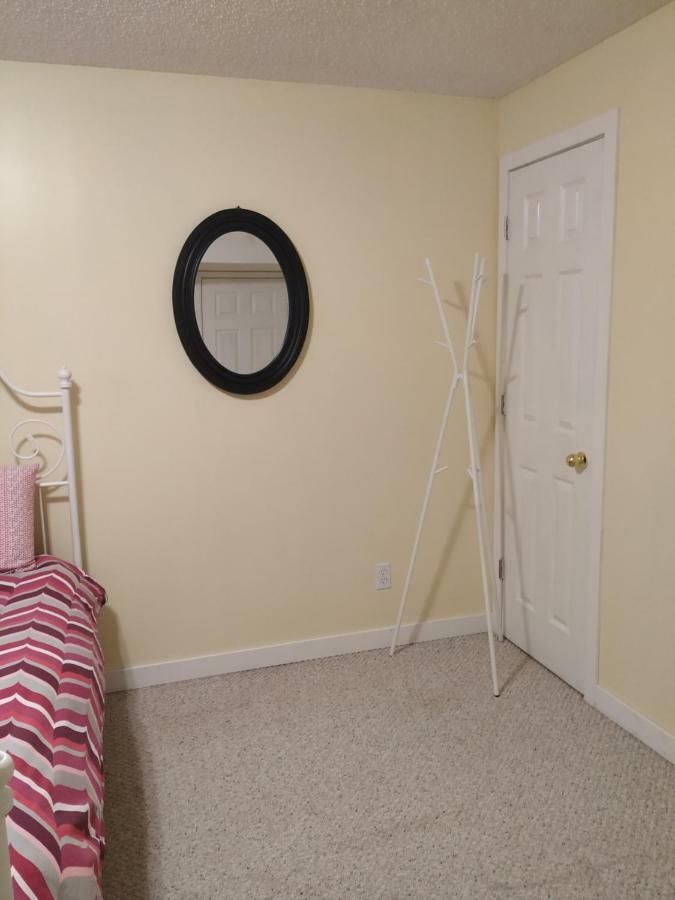 Brother Li Homestay Calgary Ngoại thất bức ảnh